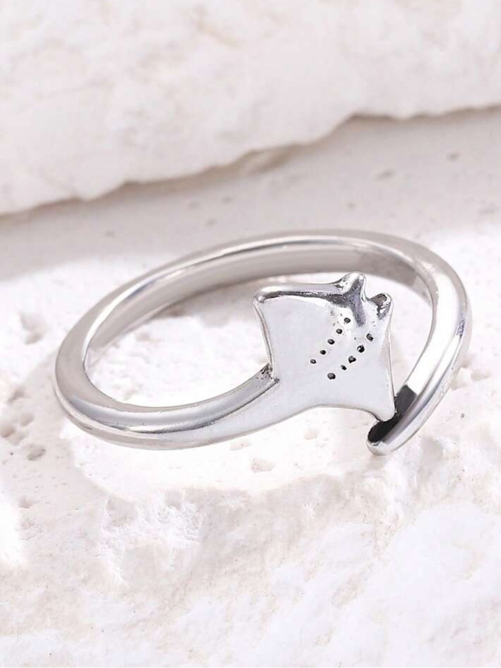 Manta Ray Ring - Picture 5 of 6